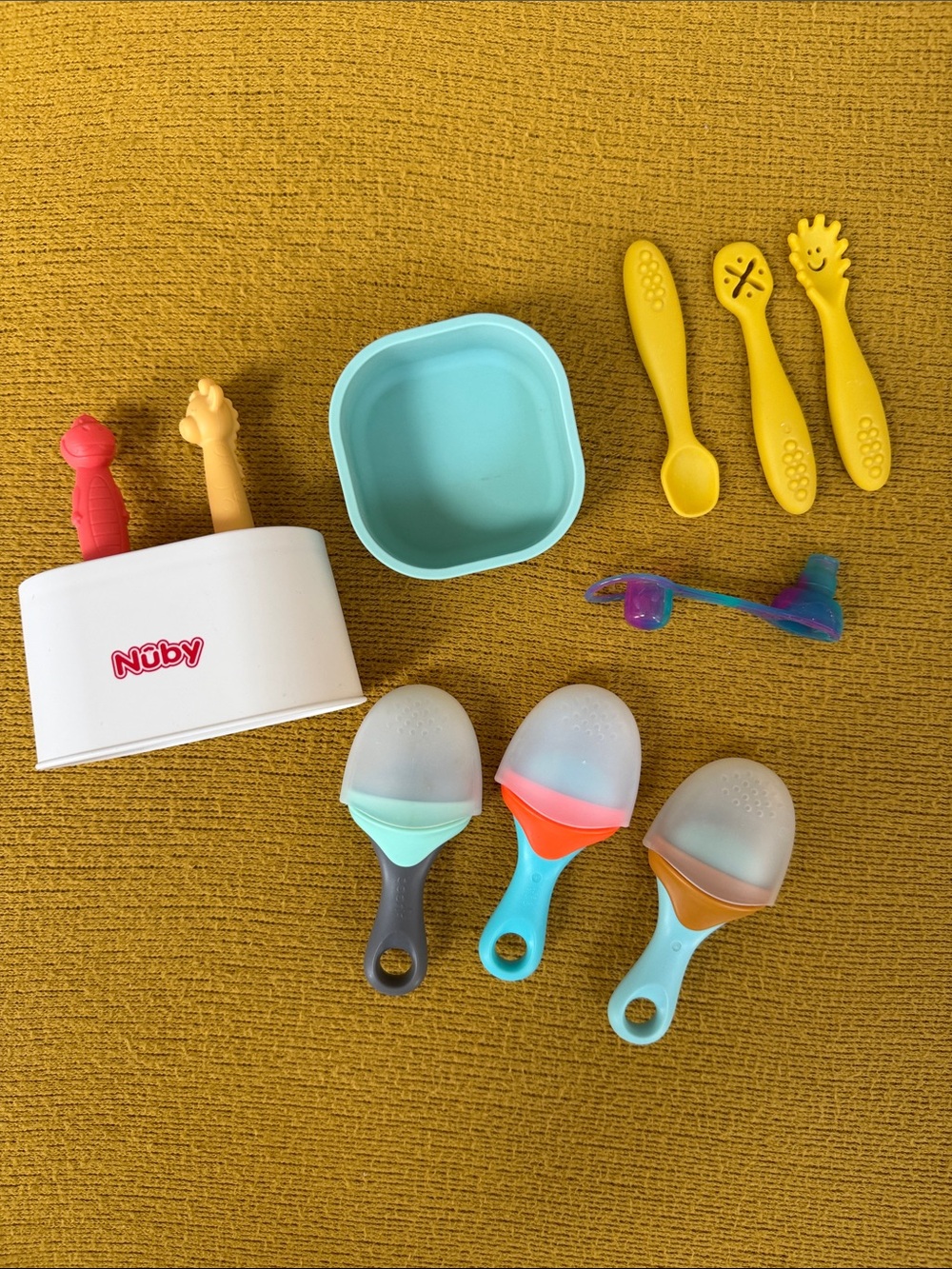 Baby Feeding Set with Colorful Silicone Feeders